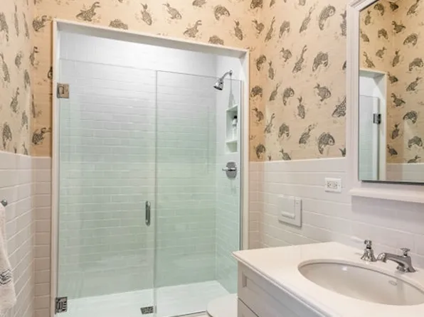 1 Sutton Place South image 12 of 14