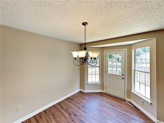 3rd image of 6001 Bayswater Ln