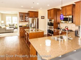 1298 Colinbrook Cir, Greenwood, IN 46143