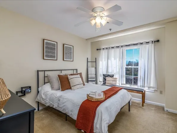 1100 Celebration Ave Unit 403, Moneta, VA 24121