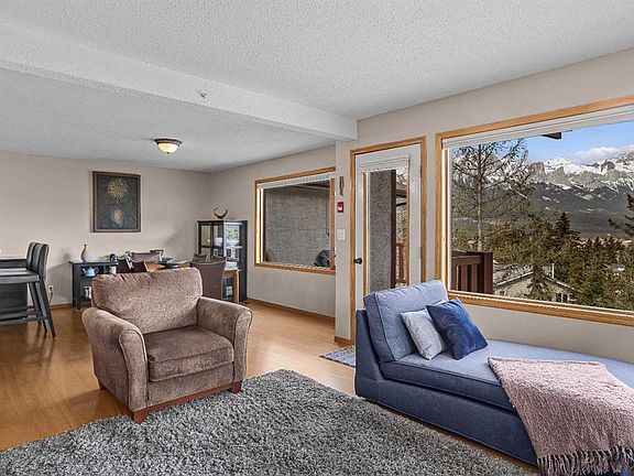 2nd image of 9 NW Blackrock Cres W #12
