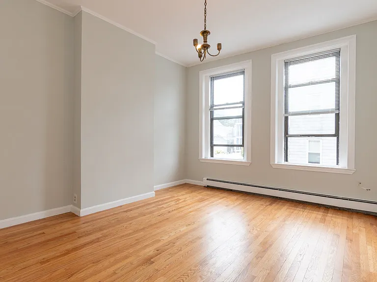 553 E 6th St #1 — Photo 7