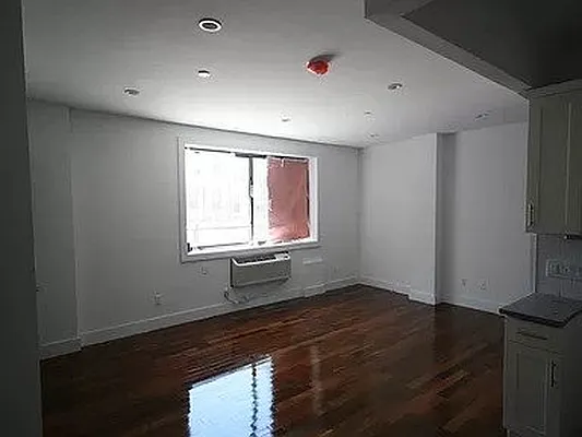 Rented by Makover Group Inc | media 7