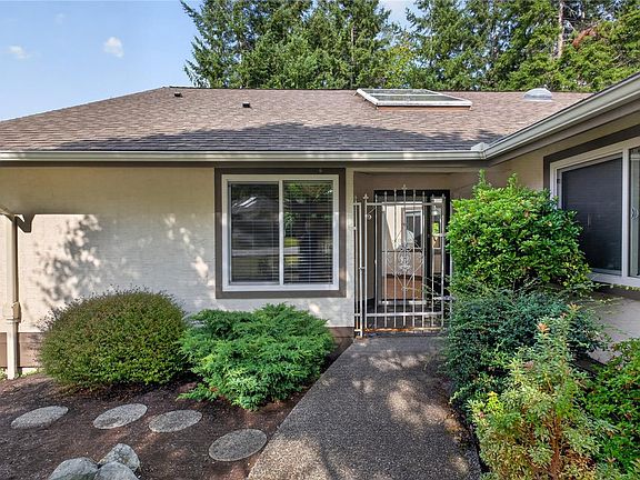 5th image of 885 Berwick Rd S #1