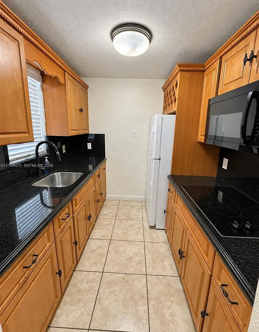 Regency Cove Condo — Photo 1