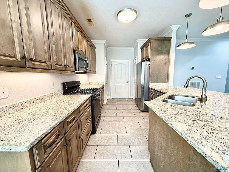 797 Thomas Ave — Photo 9
