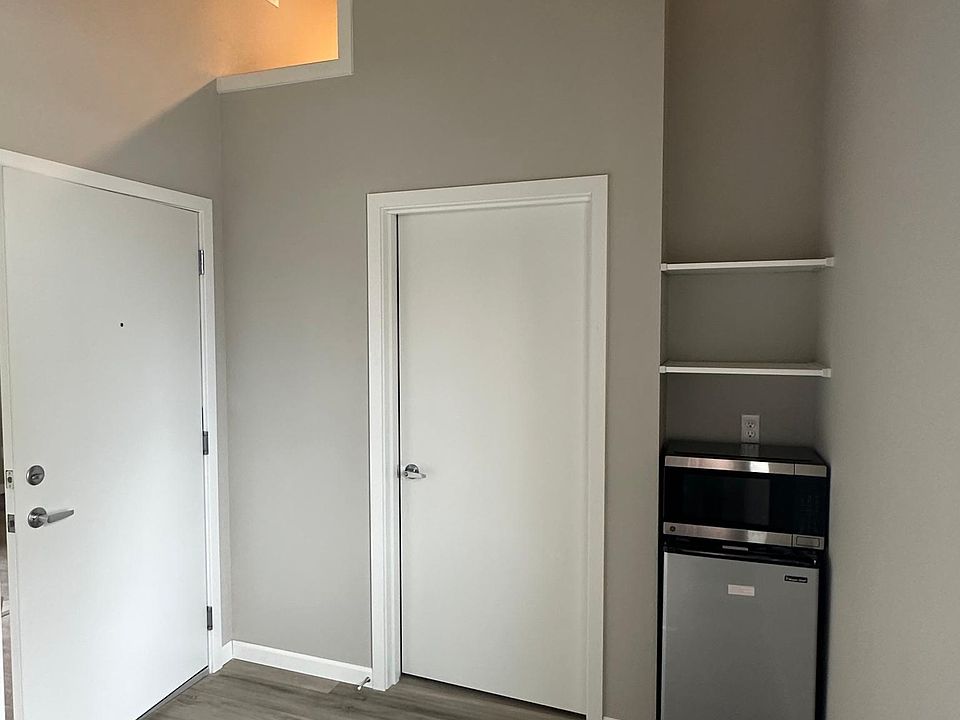 1st image of 4601 Pacific Ave #1/12