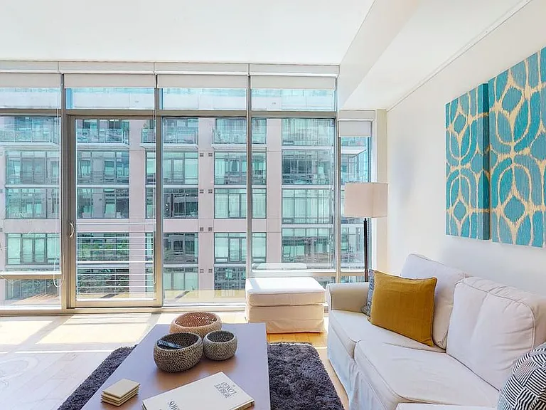 1100 S Hope St #1005 — Photo 1