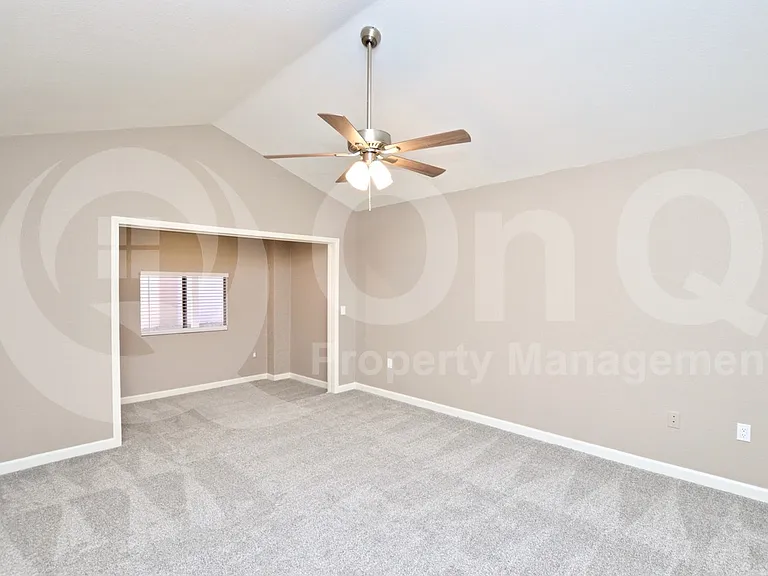 1501 E Commerce Ave — Photo 8