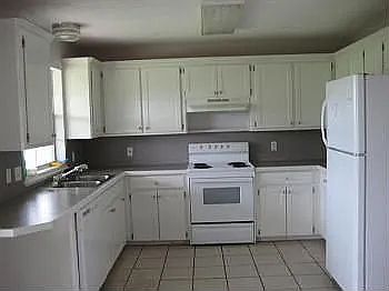 2nd image of 37 Green Oak Cir