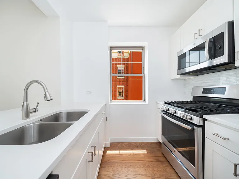 75-25 153rd St #Penthouse 15 — Photo 8