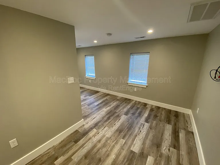1115 Winchester St #C — Photo 13