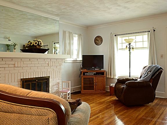 3rd image of 1448 Woodward Ave