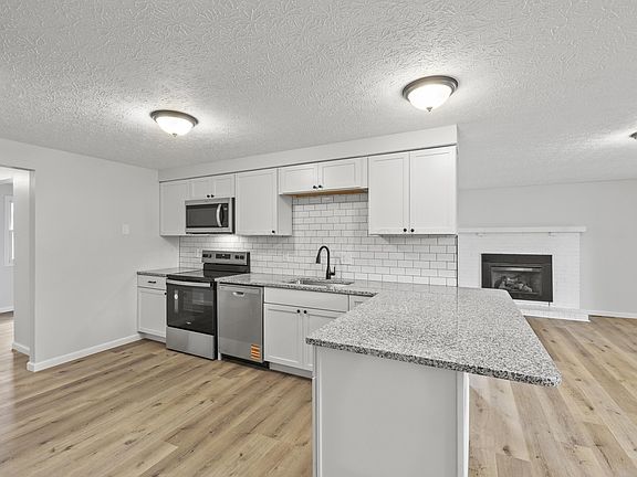 4th image of 194 S Fork Cir