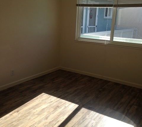 5th image of 413 Huntington Ave APT 4