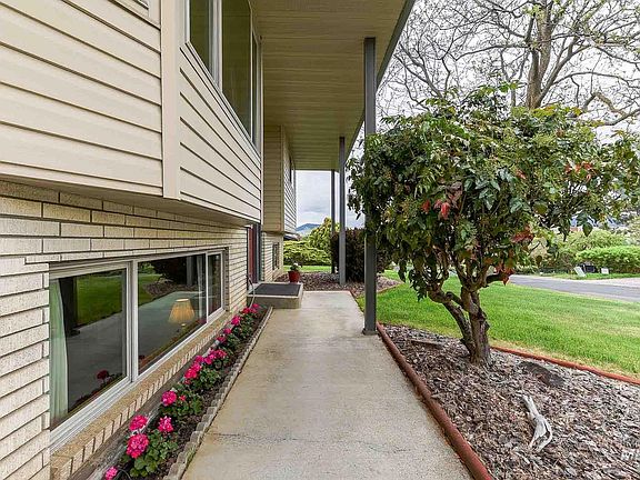 5th image of 838 Indian Hills Dr