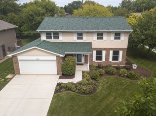 566 Tarpon Ct, Schaumburg, IL 60193