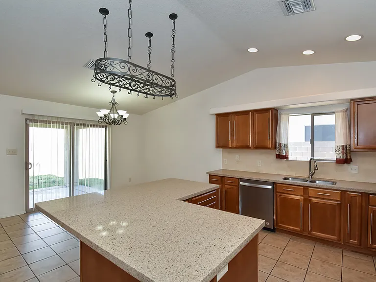 11766 E Alpha Way — Photo 6