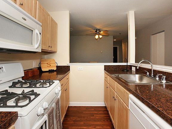 Upgraded Kitchens, with Gas stove
