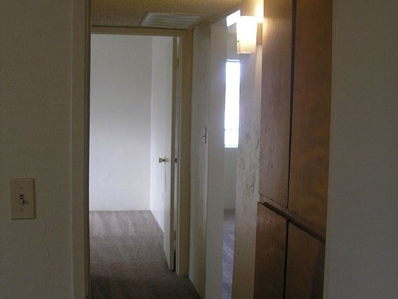 5th image of 510 Lake St APT D