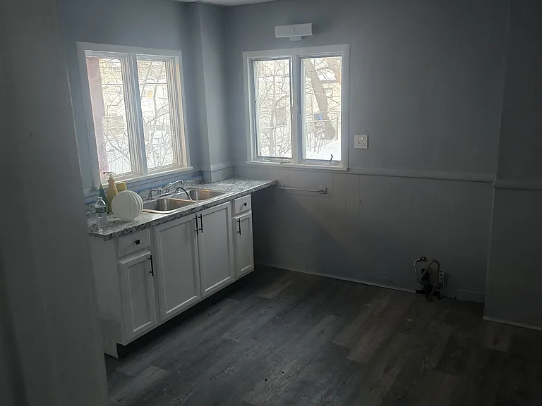 84 Sherwood Ave — Photo 1