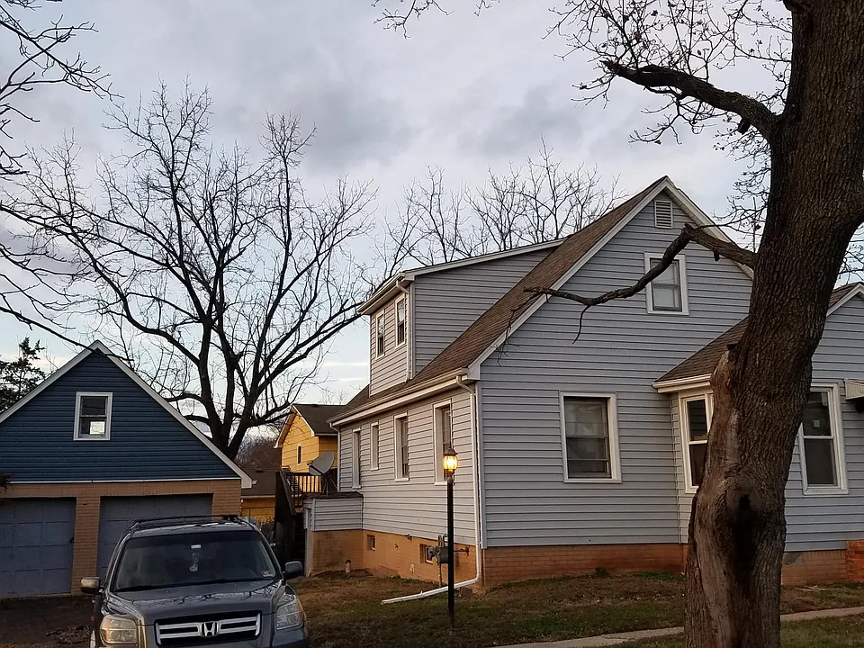 8 Charlton Ave