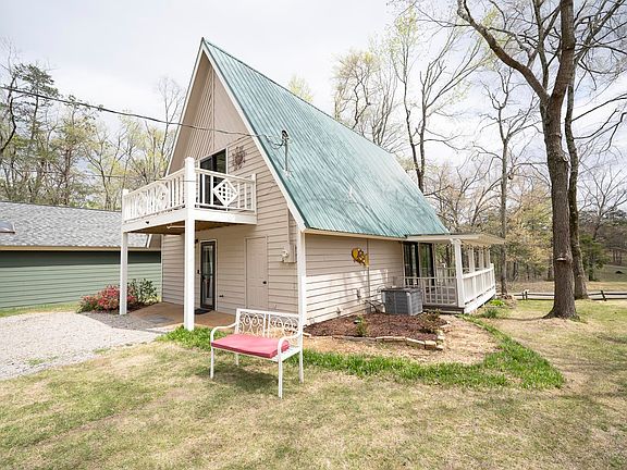 3rd image of 1085 Old Rd