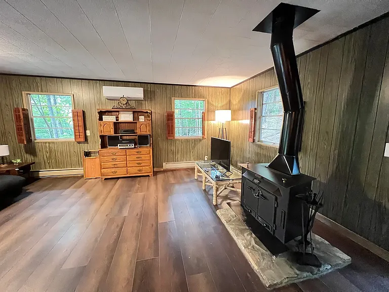 110 Harbor Side Dr — Photo 2