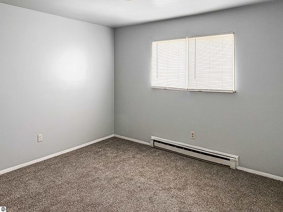5th image of 508 Wright St