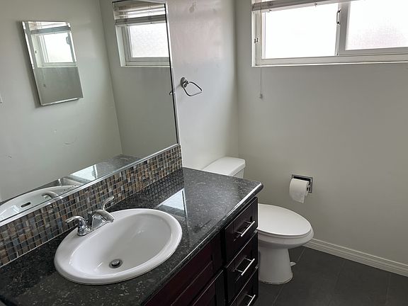 5th image of 2033 E 3rd St Unit 3H