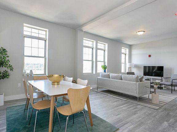 5th image of 70 Ashburton Ave #7N