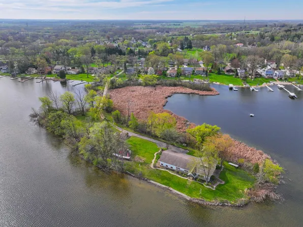 26906 South Elm LANE, Waterford, WI 53185