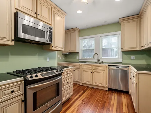 25-27 Lafayette St #2, Fairhaven, MA 02719