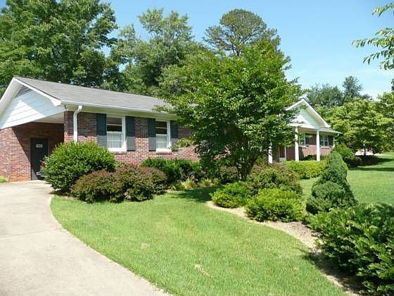 1st image of 121 Gerow Ave
