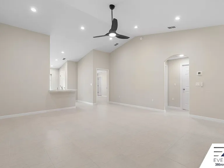 12 Llovera Pl #B — Photo 6