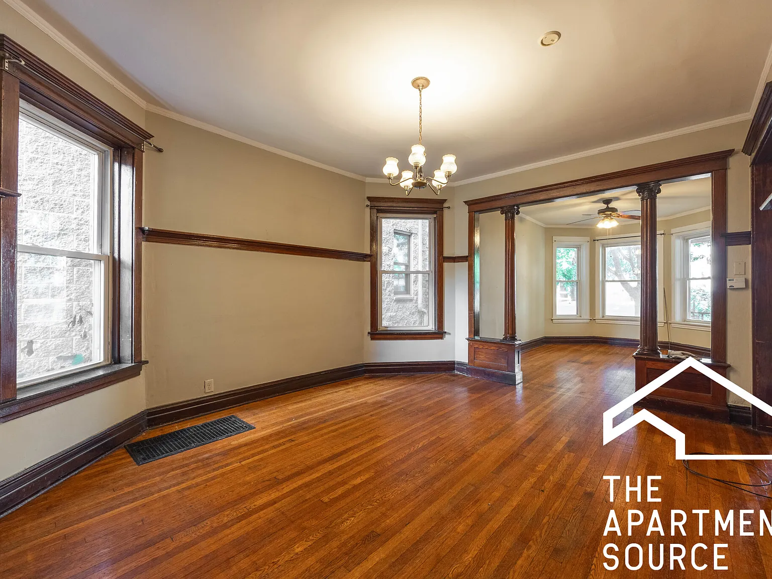 2 bed, 1100 sqft, $1,900 — Photo 1