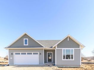 6430 Prairie Wood Dr, McFarland, WI 53558