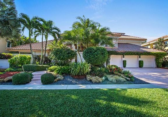 Home For Sale In Boca Grove