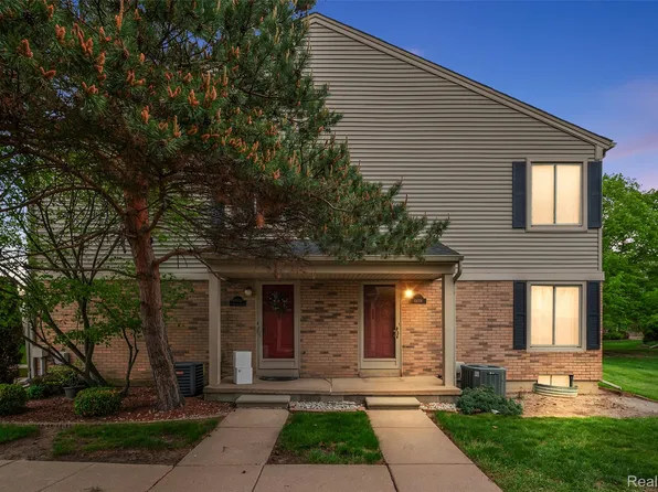 44558 Connecticut Ct, Clinton Township, MI 48038