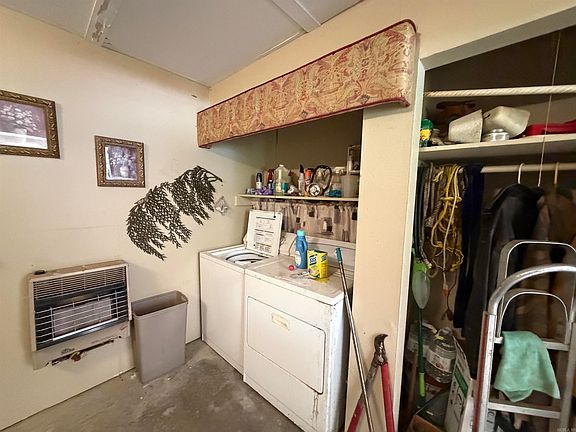 4th image of 210 Monk Rd