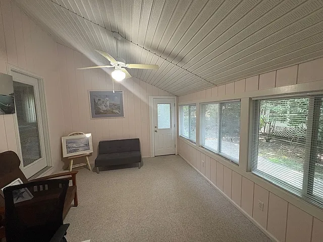 51 Newport Dr — Photo 8