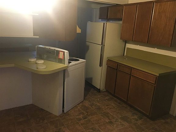 5th image of 2045 Jack St