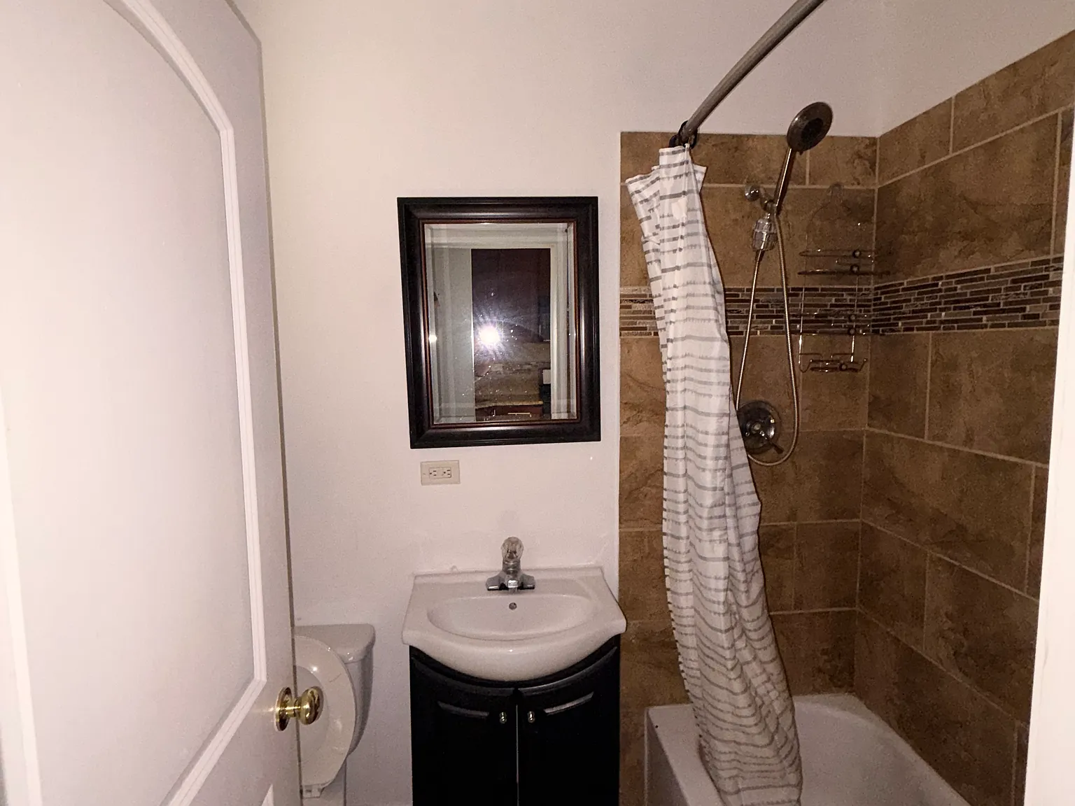 2 bed, 700 sqft, $1,615 — Photo 4