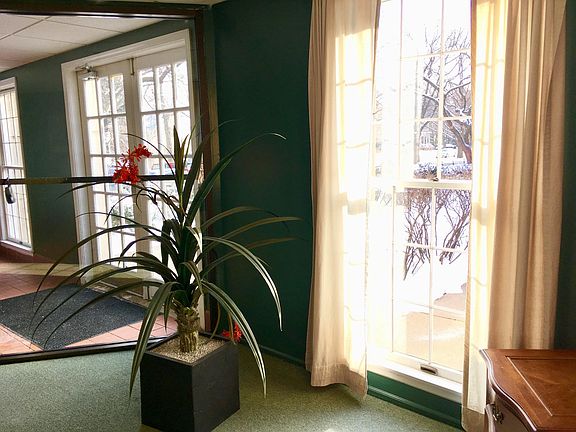 4th image of 1700 Hinman Ave