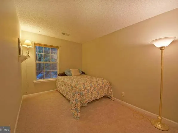 3804 Green Ridge Ct #202A, Fairfax, VA 22033