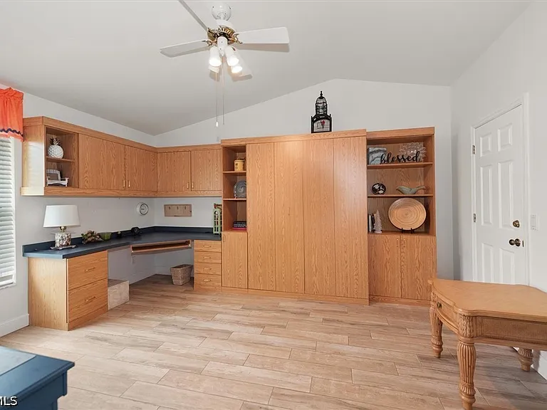 9241 Bramble Ct — Photo 27