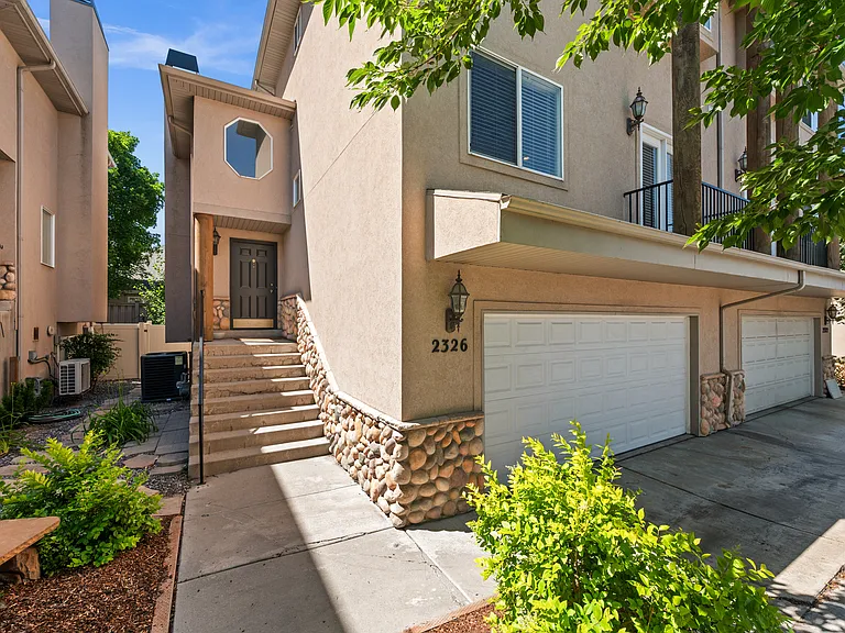 2326 E Sky Pines Ct — Photo 1