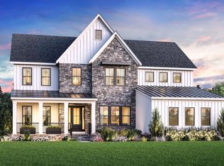 1 Levitow Ct, Dix Hills, NY 11746