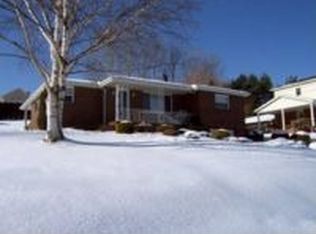 690 Susan Dr, North Huntingdon, PA 15642