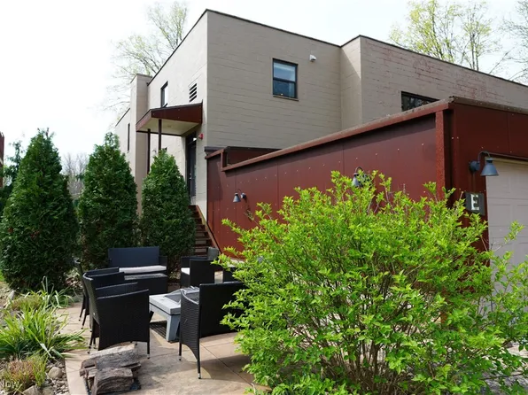 1945 Brady Lake Rd #E, Kent, OH 44240